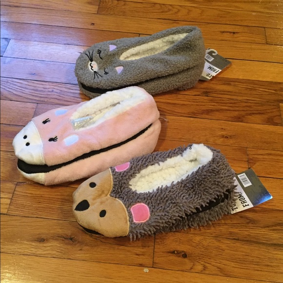 NWT- FREE COZY SOCK-- when you BUY 1 - Picture 2 of 4